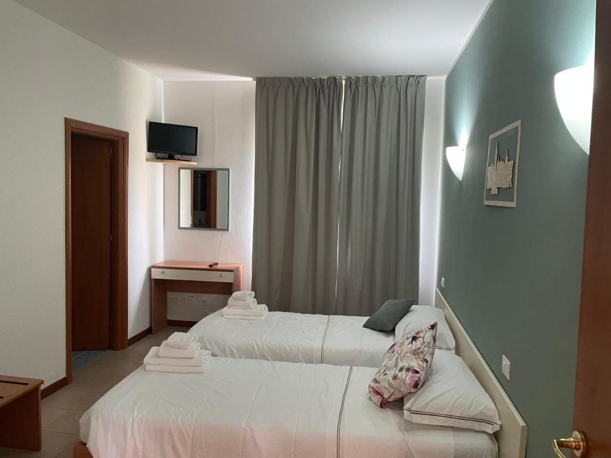 Sportland Hotel Colle Val D'Elsa Bagian luar foto
