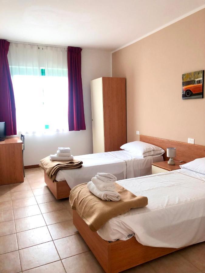 Sportland Hotel Colle Val D'Elsa Bagian luar foto